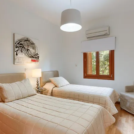Aphrodite Hills Superior Villas Superior 0242 Air Conditioning 3 Bedrooms וילה
