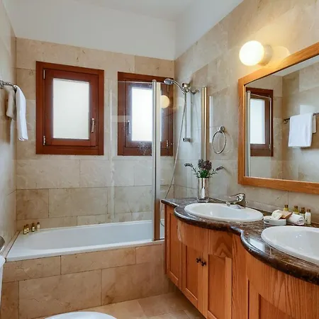 Aphrodite Hills Superior Villas Superior 0242 Air Conditioning 3 Bedrooms וילה